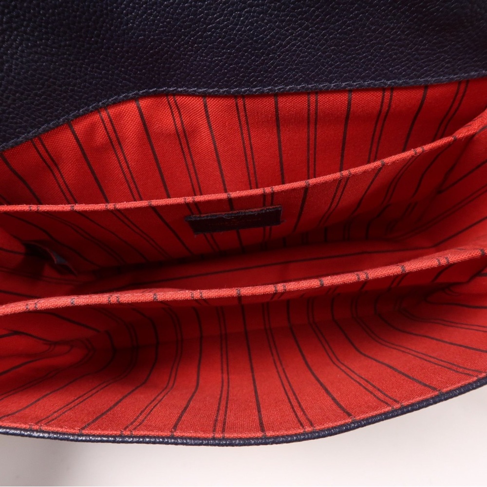 ✨🛍️ Louis Vuitton Navy Blue Empreinte Leather Pochette Métis - Picture 7 of 8